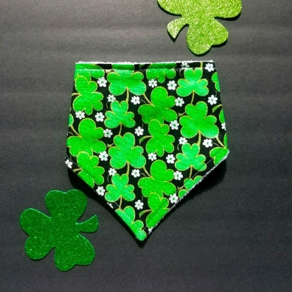 Hand crafted st Patrick's baby bibs NWT!! - Picture 1 of 3